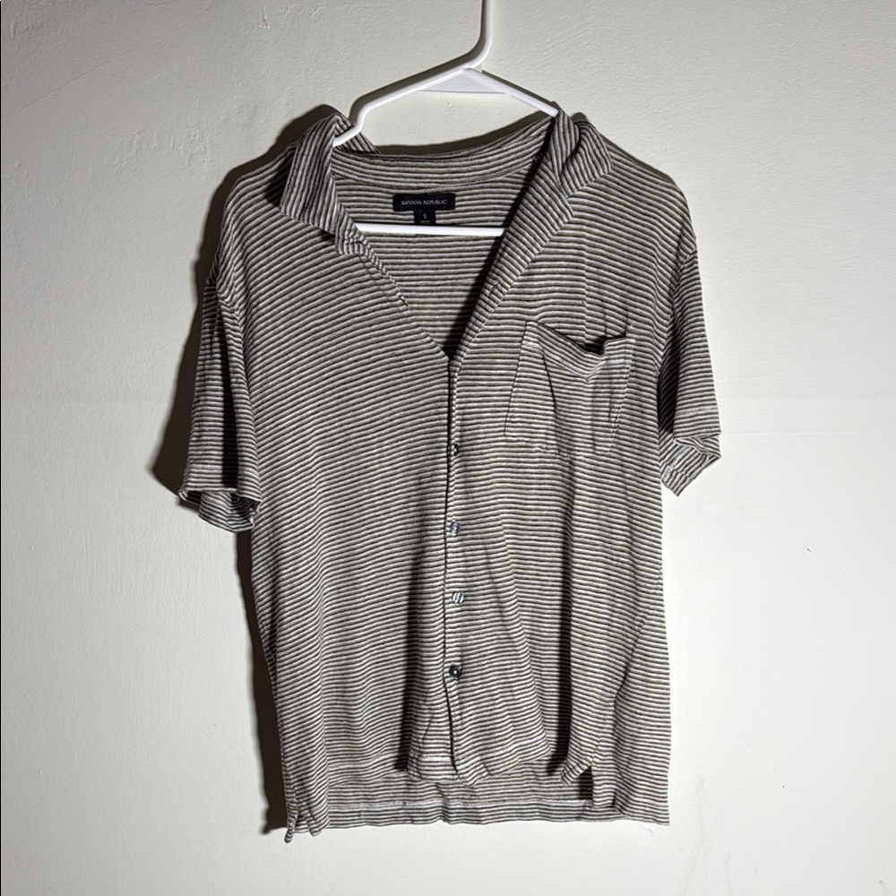 Banana Republic Gray Casual Button Down Shirt